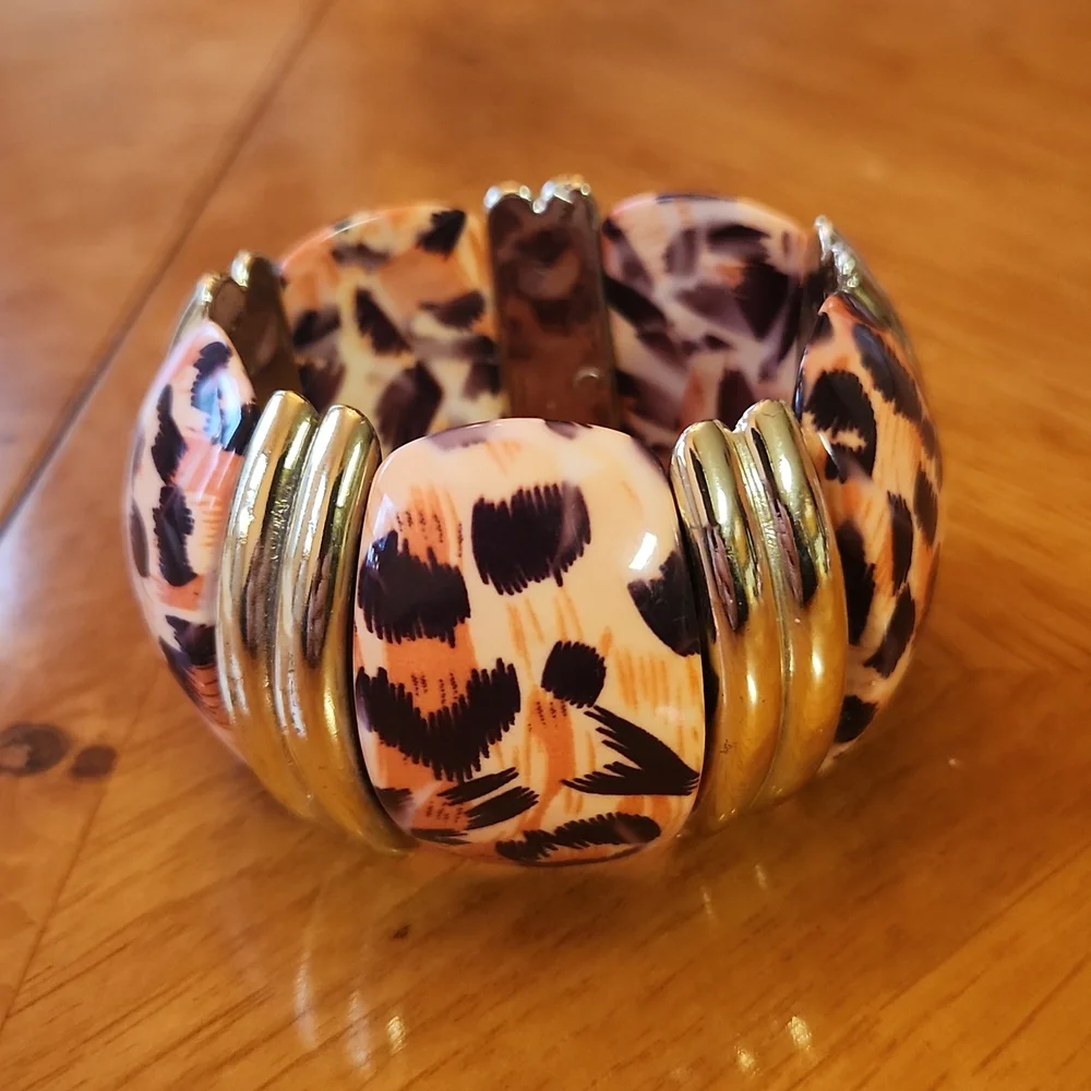 Black/Tan/Gold Leopard Print Stretchy Bracelet, GUC